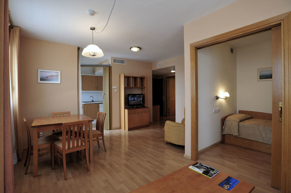 Aparthotel Sercotel 韦斯卡 外观 照片